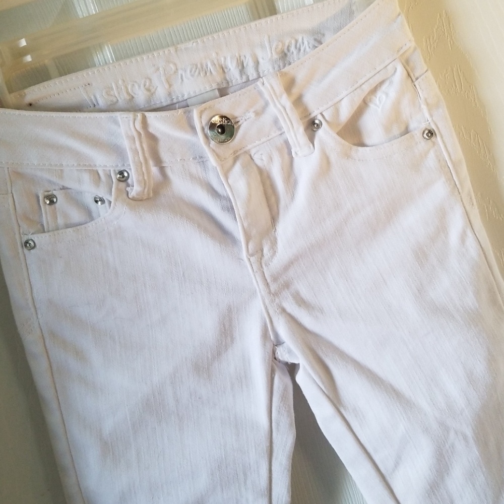 Brand new justice capri's